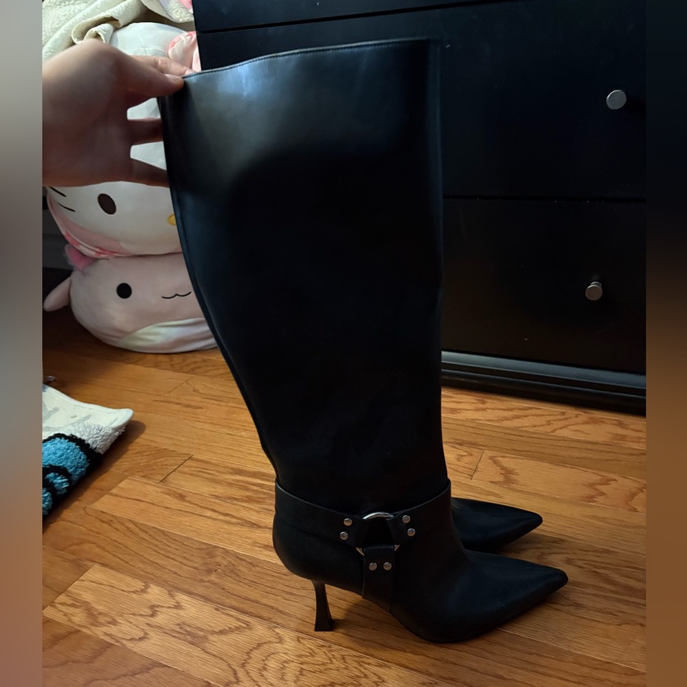 Forever 21 Black faux leather Knee-High stiletto Women's Boots silver hardware
